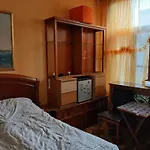 Room In House - 2 Floors 2 Bedrooms Near Central Station